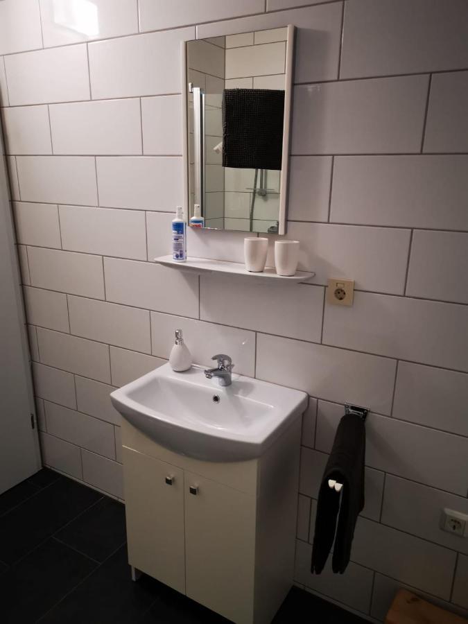 Apartment Milonia 3 *
